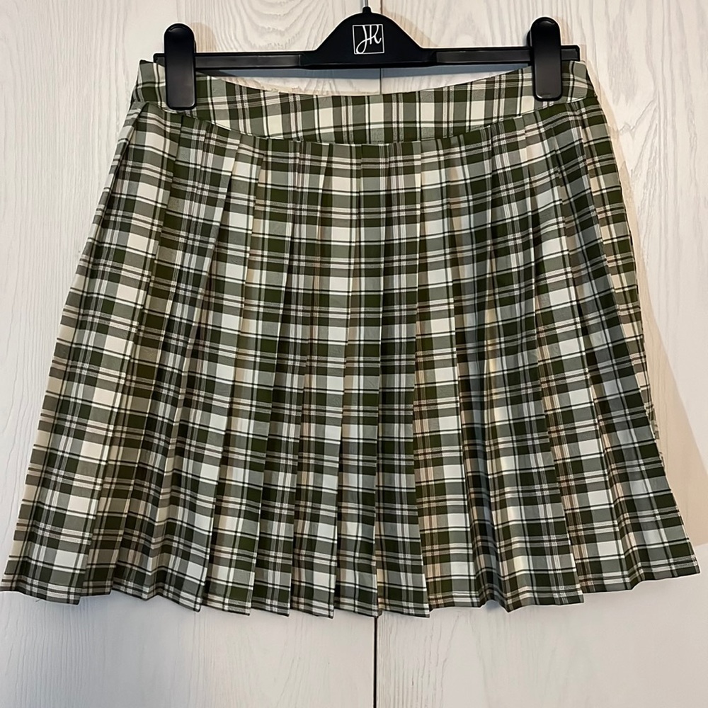 Pretty Little Thing Plaid Pleated Skirt
